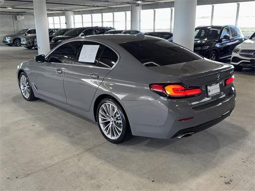 2021 BMW 530 530i