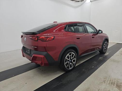 2025 BMW X2 xDrive28i