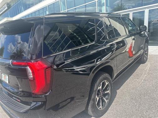 2025 GMC Yukon XL 4WD AT4