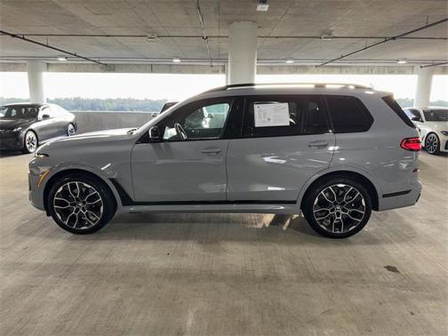 2024 BMW X7 M60i