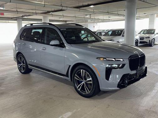 Brooklyn Grey Metallic 2026 BMW X7 xDrive40i