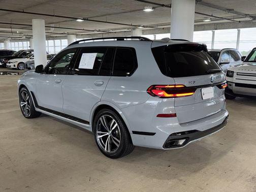 Brooklyn Grey Metallic 2026 BMW X7 xDrive40i