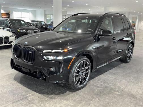 2025 BMW X7 M60i