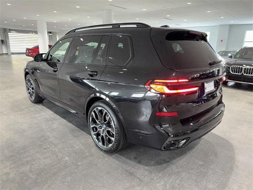 2025 BMW X7 M60i