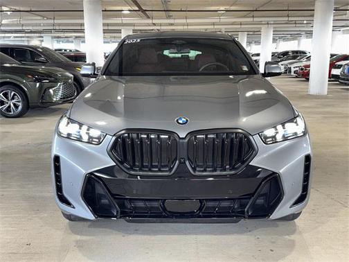 2025 BMW X6 xDrive40i