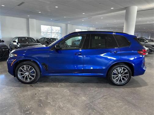 2025 BMW X5 M60i