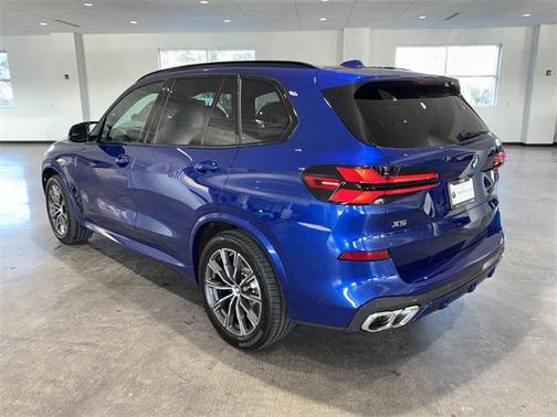 2025 BMW X5 M60i