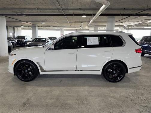 2025 BMW X7 xDrive40i