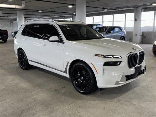 2025 BMW X7 xDrive40i