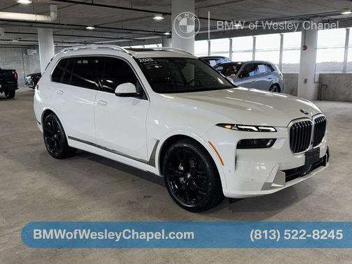 2025 BMW X7 xDrive40i
