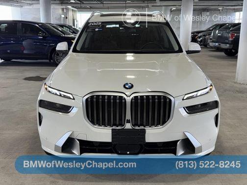 2025 BMW X7 xDrive40i