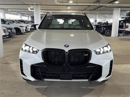2025 BMW X5 M60i