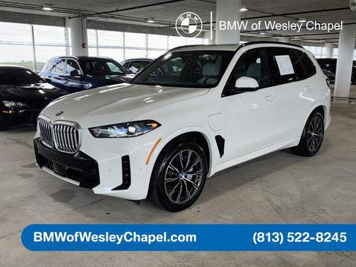 Alpine White 2025 BMW X5 PHEV xDrive50e