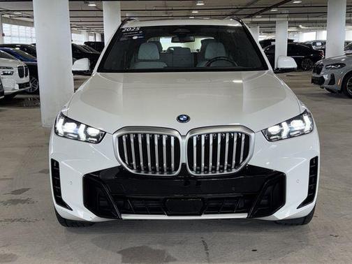 Alpine White 2025 BMW X5 PHEV xDrive50e