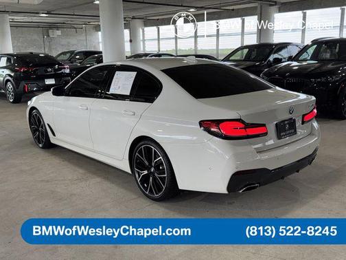 Alpine White 2023 BMW 540 i
