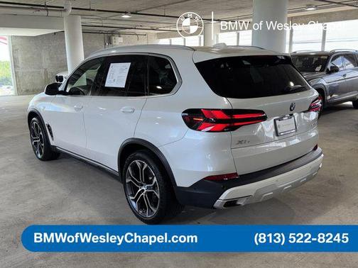 Mineral White Metallic 2025 BMW X5 sDrive40i