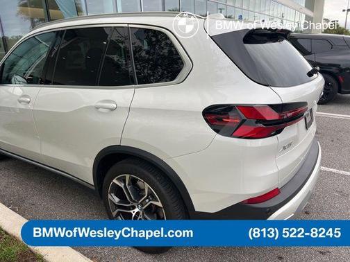 Mineral White Metallic 2025 BMW X5 sDrive40i
