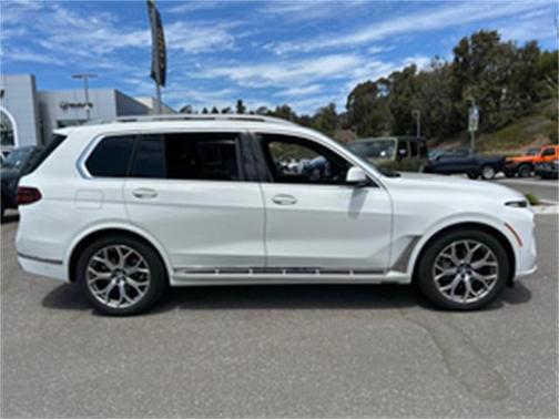 2024 BMW X7 xDrive40i