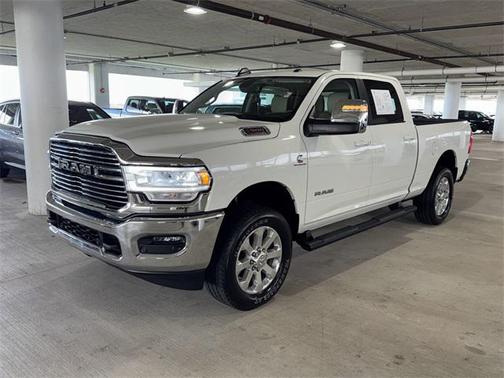 2023 RAM 3500 Laramie Crew Cab 4x4 6'4' Box
