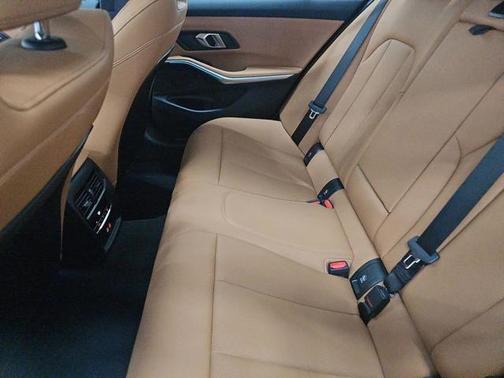 Black Sapphire Metallic 2025 BMW 330 330i