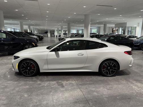 Mineral White Metallic 2026 BMW M440 i