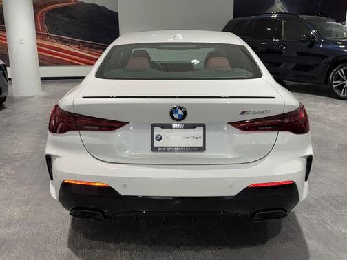 Mineral White Metallic 2026 BMW M440 i