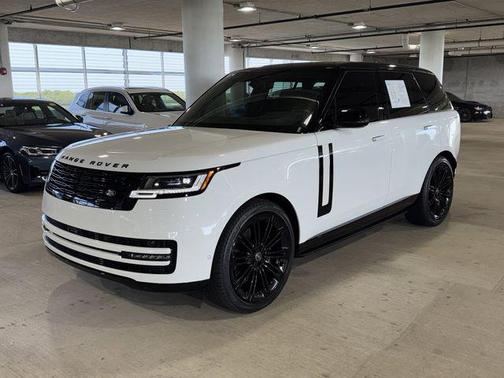 Fuji White 2024 Land Rover Range Rover P400 SE