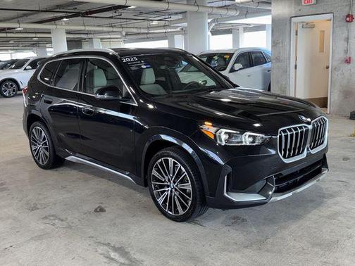 Black Sapphire Metallic 2025 BMW X1 xDrive28i