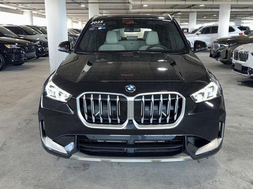 Black Sapphire Metallic 2025 BMW X1 xDrive28i