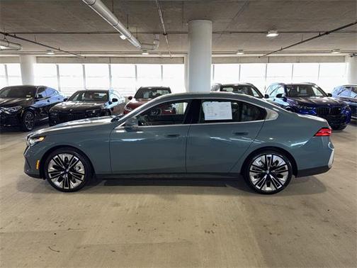 2025 BMW 530 530i