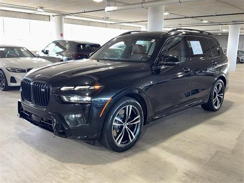 2023 BMW X7 M60i