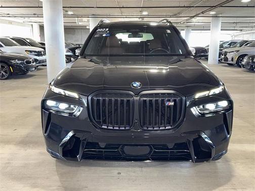 2023 BMW X7 M60i