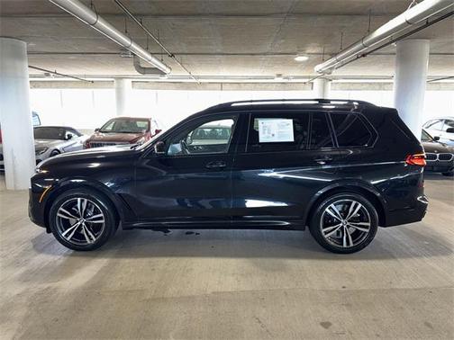 2023 BMW X7 M60i
