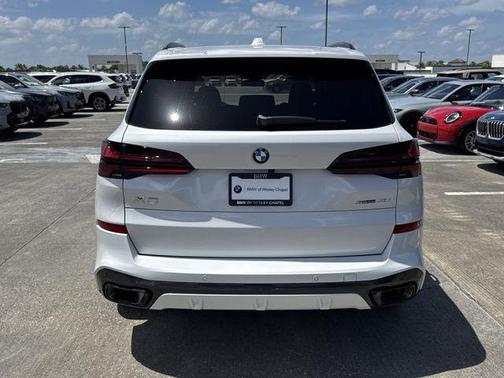 Mineral White Metallic 2026 BMW X5 sDrive40i
