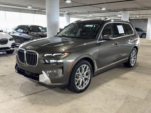 Green Metallic 2026 BMW X7 xDrive40i