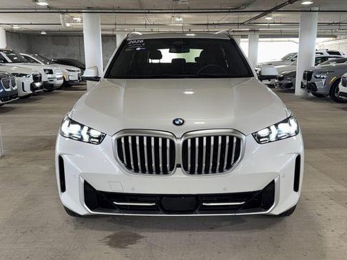 Mineral White Metallic 2026 BMW X5 xDrive40i
