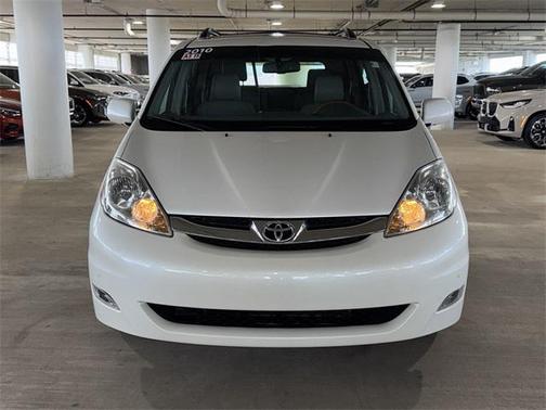 2010 Toyota Sienna XLE