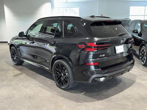 Black Sapphire Metallic 2026 BMW X5 xDrive40i