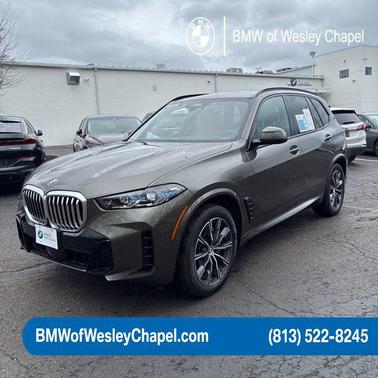 Manhattan Green Metallic 2025 BMW X5 xDrive40i