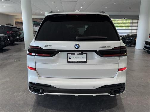 2025 BMW X7 xDrive40i
