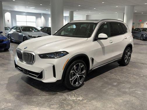 Mineral White Metallic 2026 BMW X5 xDrive40i