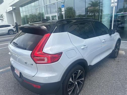 2021 Volvo XC40 T5 R-Design