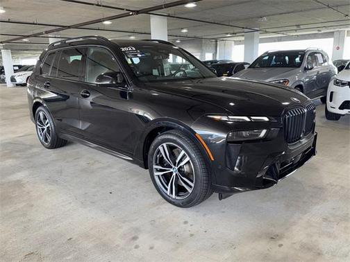 2023 BMW X7 M60i