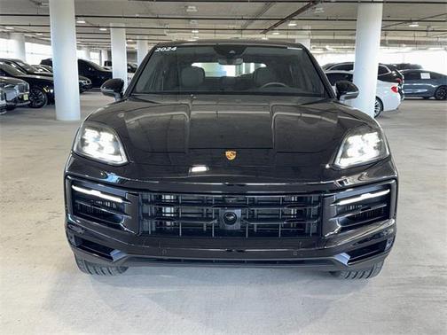 2024 Porsche Cayenne Base
