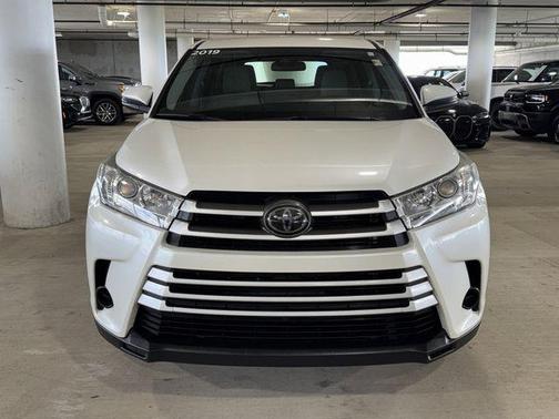 Blizzard Pearl 2019 Toyota Highlander LE