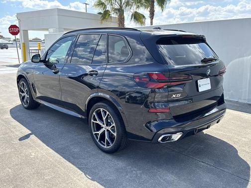 Black Sapphire Metallic 2026 BMW X5 xDrive40i