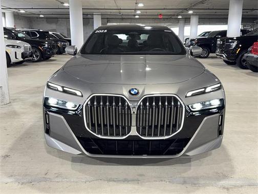 2025 BMW 740 xDrive