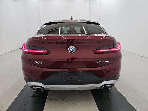 2025 BMW X4 xDrive30i
