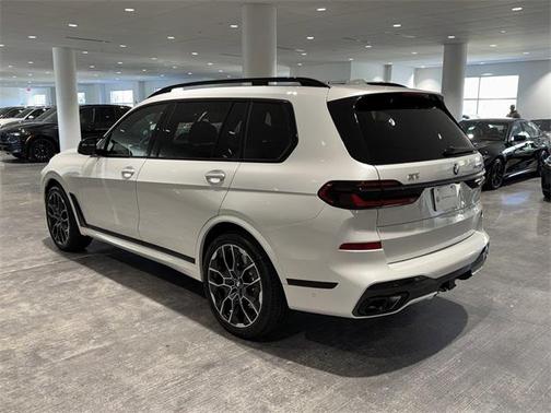 2026 BMW X7 M60i