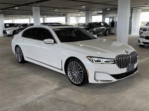 2022 BMW 740 i